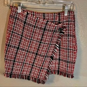 BOGO 🍁 Fashion Nova red/black tweed mini skirt
